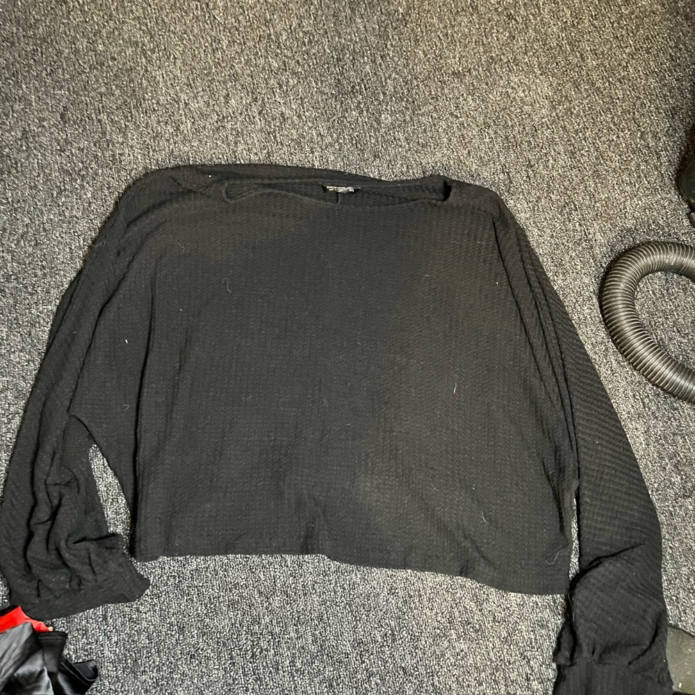 Long sleeve crop top